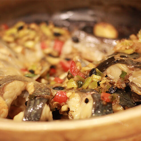 香喷喷的饿马蹄牛肉肽米煲仔饭