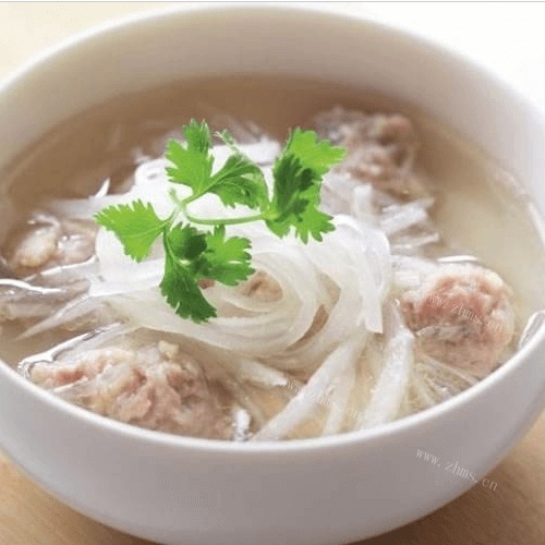 牛肉丸子萝卜粉丝汤