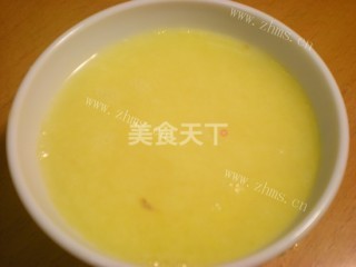 驱寒治感冒姜汁炖蛋做法图解5)