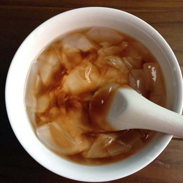 冰凉一夏的清爽红糖凉粉