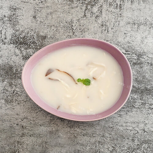 美味的鸡丝香菇浓汤