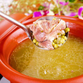 健康的排骨豌豆汤