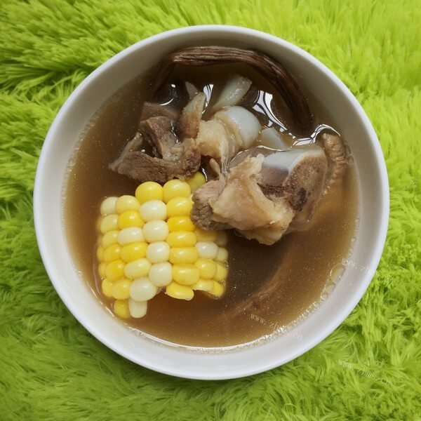 保健汤茶树菇煲大骨汤