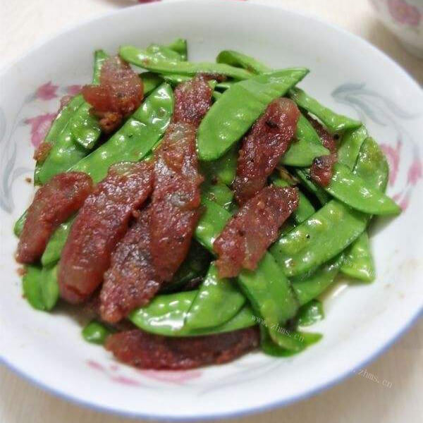 家常腊肉焖豆豆