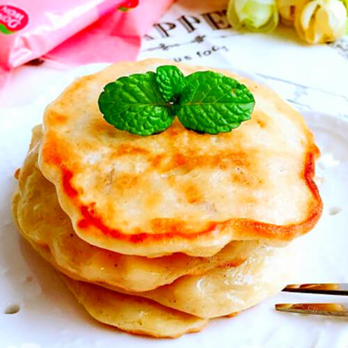 营养的蟹肉鱼肠洋葱鸡蛋饼