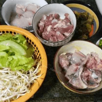 家常菜水煮鱼做法图解1)