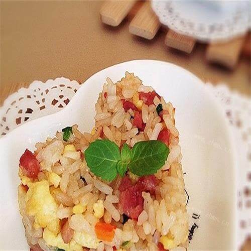 美味香辣培根炒饭