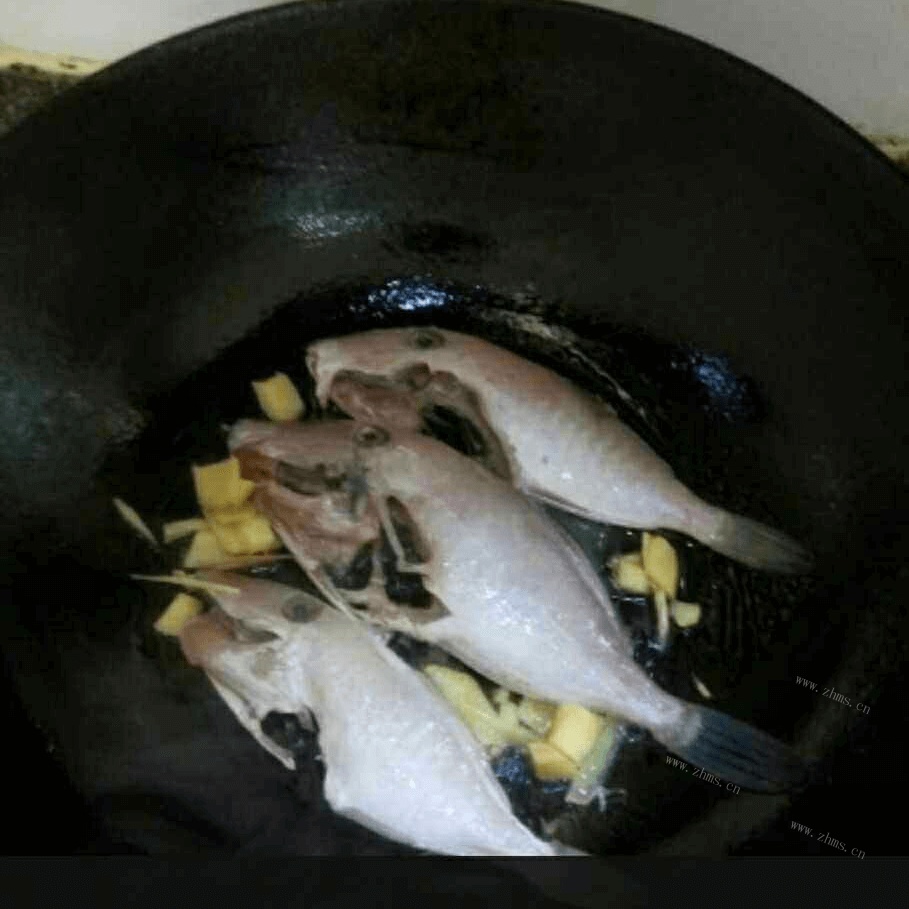 美味的红烧剥皮鱼做法图解2)