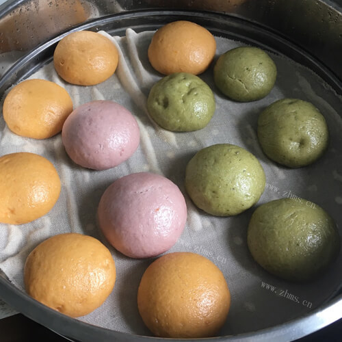健康无色素的彩色馒头