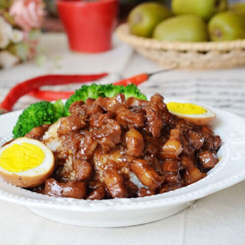 五香洋葱酥卤肉饭 