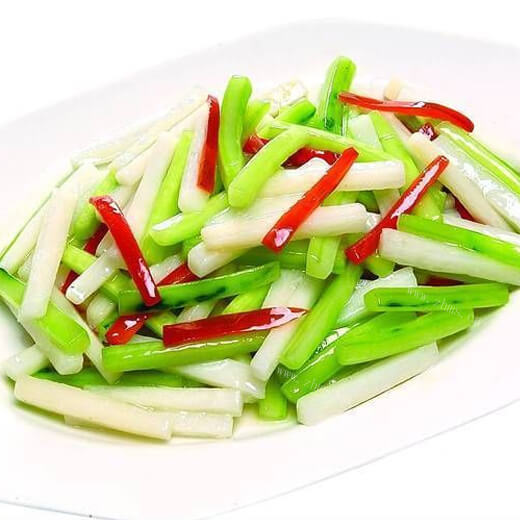 美味的黄瓜炒高粱饵块