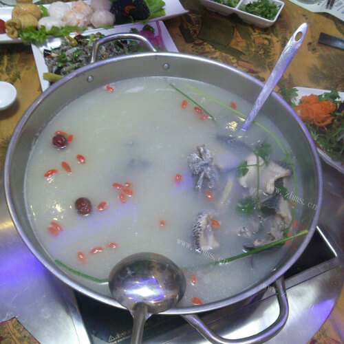 美味的特色螺蛳斑鱼锅