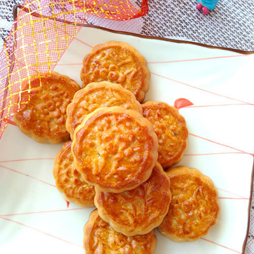 传统的广式火腿月饼