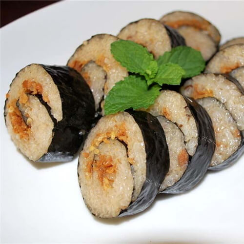 美味的海苔寿司