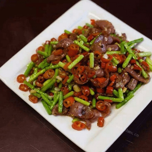 蒜香豉香蒜薹炒牛蛙