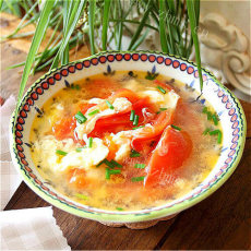 清淡的西红柿鸡蛋豆苗汤