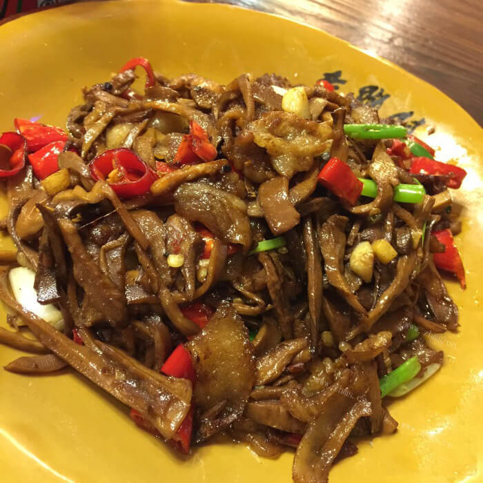 可口的秘制烟笋扣五花肉