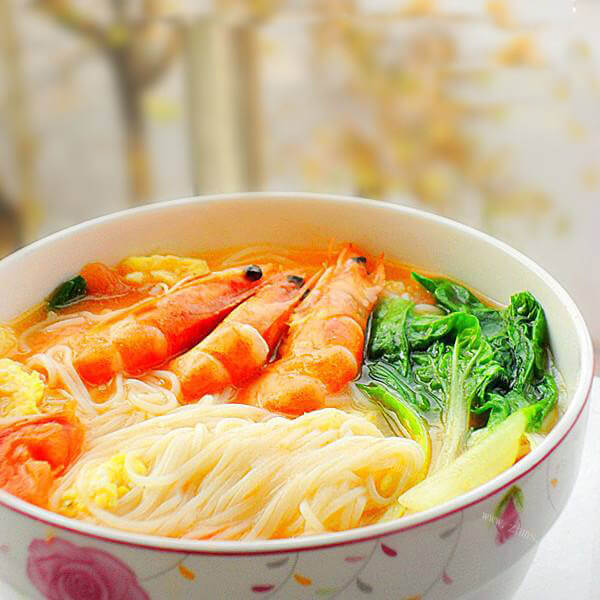 家常西红柿鸡蛋虾面