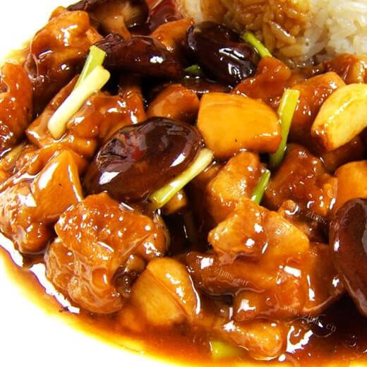 家常香菇土豆烩肉片