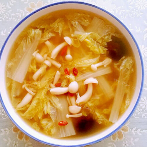 鲜美的娃娃菜菌豆腐味增汤