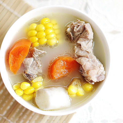 家常莲藕玉米鸡汤煲