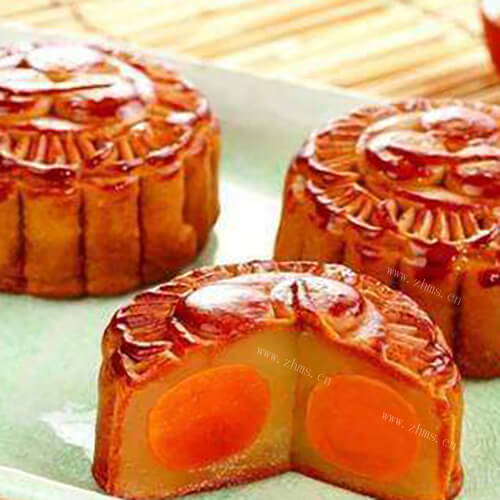 自制咸蛋黄椰蓉月饼