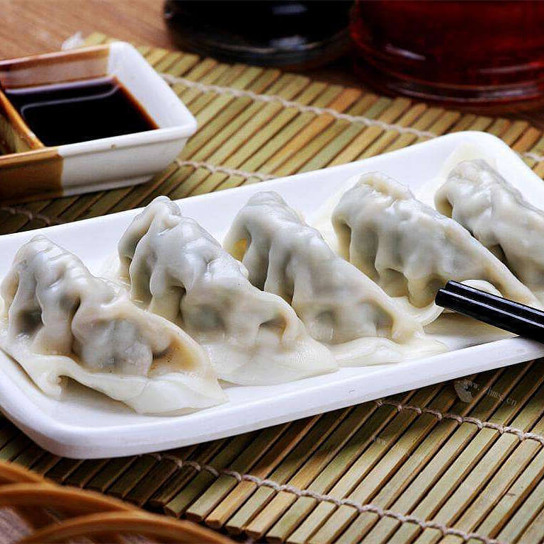 家常毛芹菜羊肉饺子
