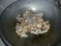 水煮牛蛙做法图解6)