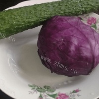 家常菜紫甘蓝拌黄瓜的做法图解一