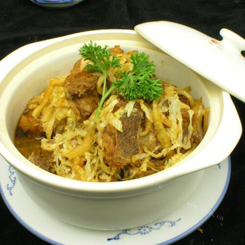 家常酸菜炖排骨