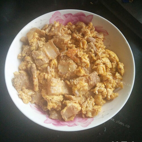 好吃的五花肉炒鸡蛋