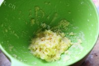 美味椰蓉扭扭面包条做法图解5)