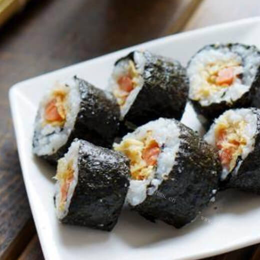 精美三丁肉松寿司