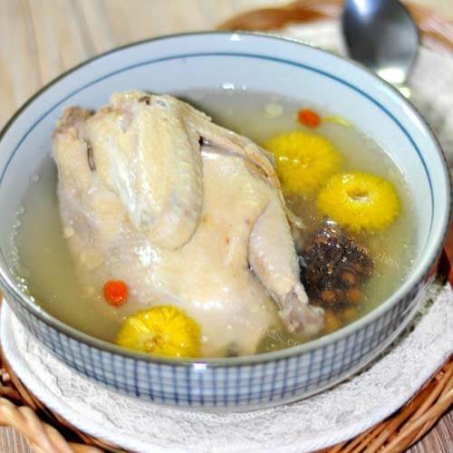 滋补安眠土鸡汤