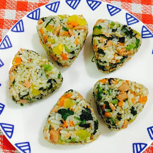 记忆中的花朵三角饭团