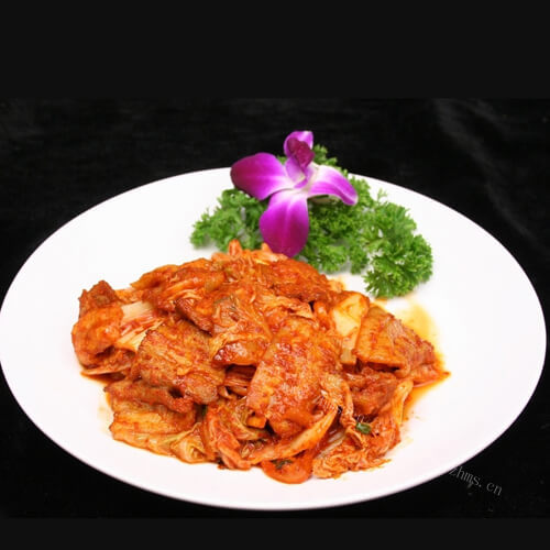 可口的酸菜小炒肉