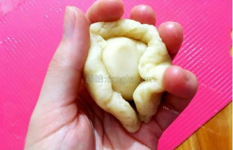 鲜美的蟹壳黄做法图解11)