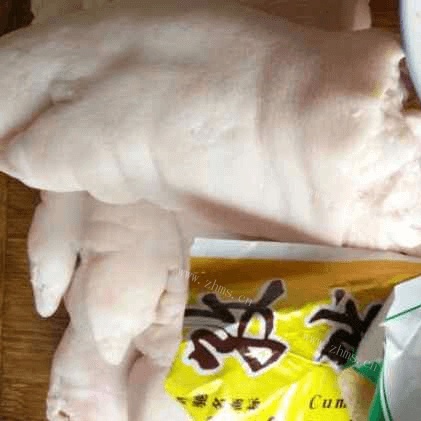 美味的香烤猪蹄做法图解1)