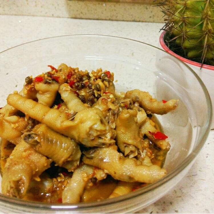 重口的麻辣酱汁鸡脚