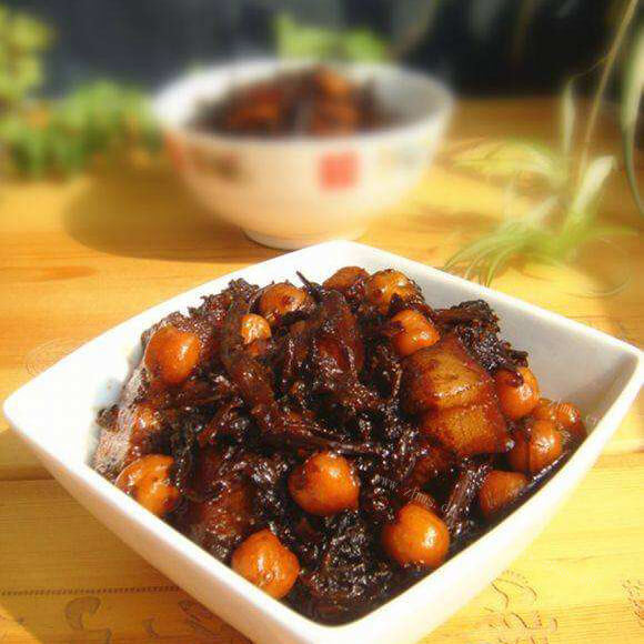 香软鲜嫩鹰嘴豆焖五花肉