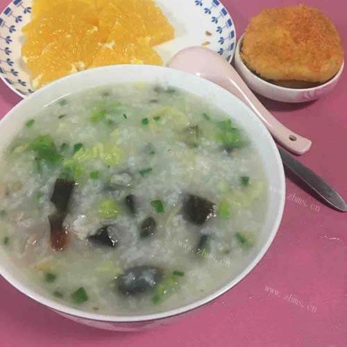 家庭版香浓皮蛋瘦肉粥