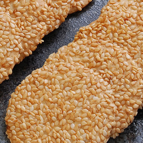 香脆的芝麻薄饼