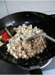 正宗杏鲍菇炒肉做法图解8)