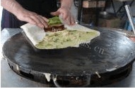 杂粮煎饼做法图解14)
