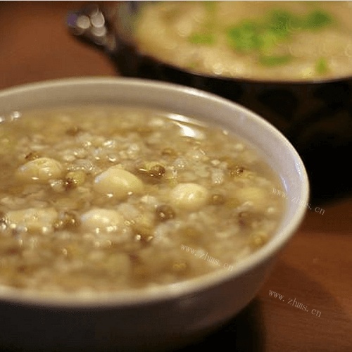 甜甜的竹笙莲子绿豆糖水