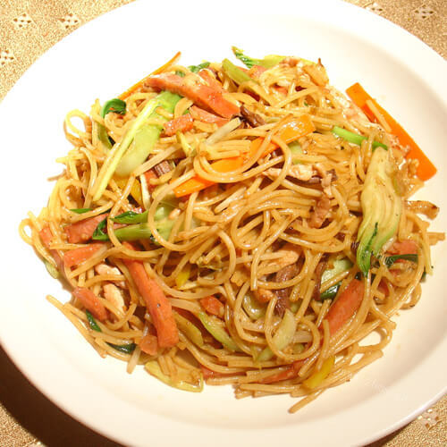 鲜美的虾仁圆白菜炒面
