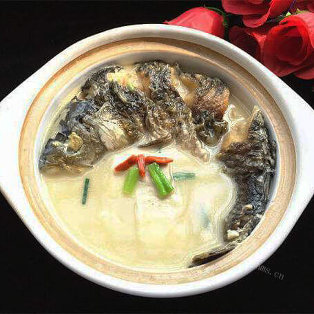 鲜嫩胡椒豆腐鲤鱼汤