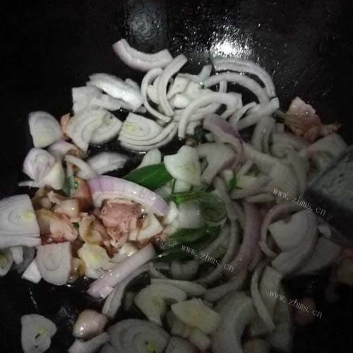 辣白菜炒饭做法图解4)