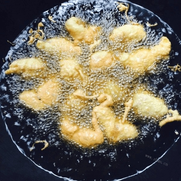 美味的香炸酥肉做法图解9)