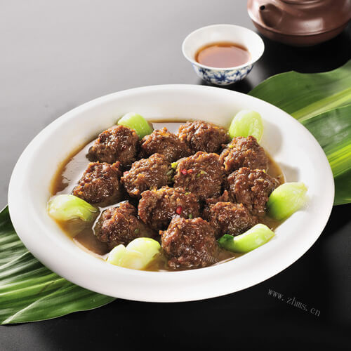 美味的炸肉炖丸子